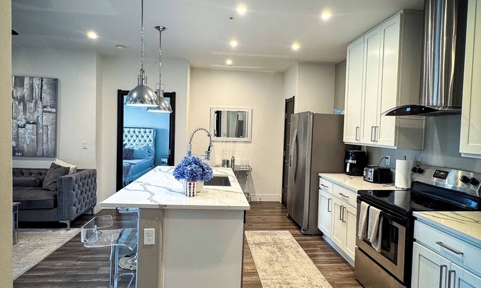 Seven Hills Apartment | Chic 2-bedroom with AC and WiFi in peaceful Henderson