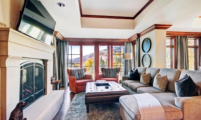 Vail Apartment | Chic 2 BRDen Ritz-Carlton Condo with Valley Views
