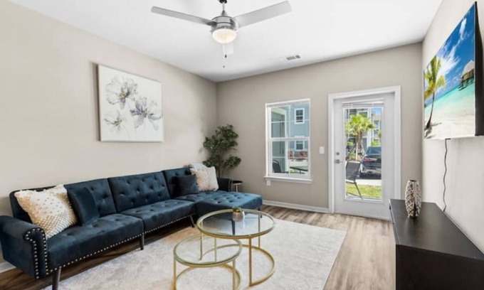 Melbourne Condo | Chic 2BR/2BA Condo: Pool & More!