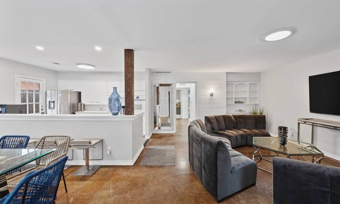 Park Cities House | Chic 3BR University Park Home