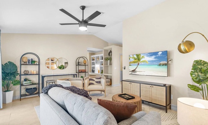 Mariner House | Chic 3BR Waterfront Stay in Cape Coral