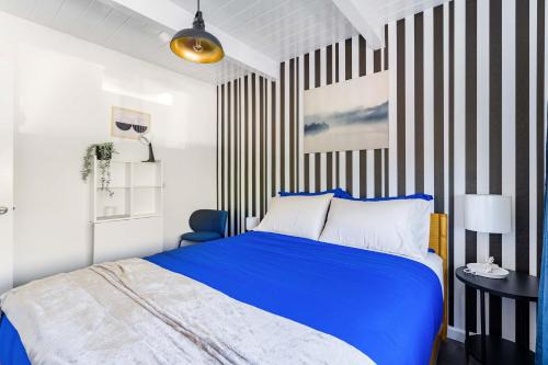 Poets Corner Apartment | Chic Abode In Central Berkley