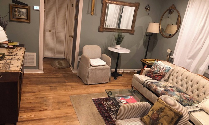 Cherry Hill Condo | Chic and cozy 1-bedroom condo with great view in welcoming Cherry Hill