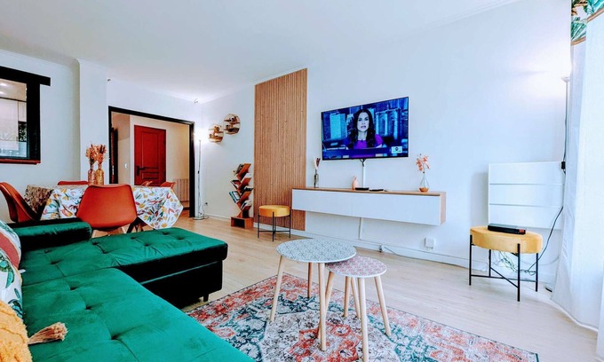 Fontenay-aux-Roses Apartment | Chic and spacious appartment with balcony