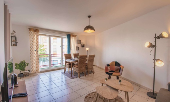 Centre Ville Rive Gauche Apartment | Chic apart with parking at the city centre
