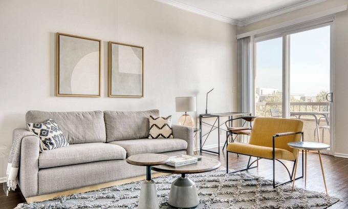 Beverly Grove Apartment | Chic Beverly Hills 1BR, near Shops and Bars on Rodeo, by Blueground