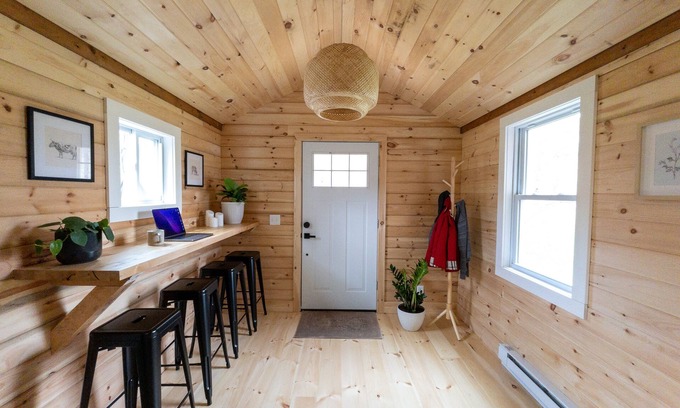 Cochecton House | Chic Catskills Cabin w/Fireplace, Firepit, 30min to Ski Big Bear Resort.