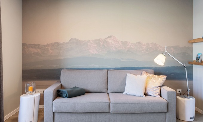 Friedrichshafen Apartment | Chic city apartment - city location - close to the lake + single garage