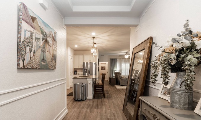 Cibolo House | Chic, comfy living heart Cibolo