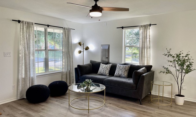 Waco Cottage | Chic Cottage - Minutes from Baylor & Downtown Waco