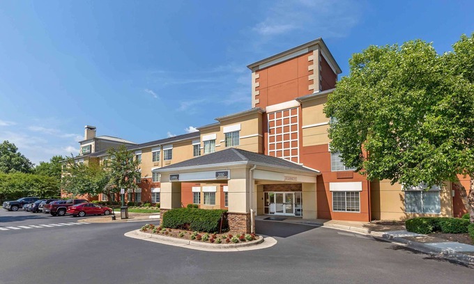 Jefferson Manor Apartment | Chic hotel suite with fitness room, free breakfast, WiFi in enjoyable Alexandria