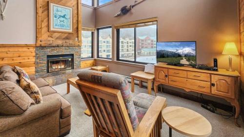 Lakeside Village House | Chic Lakeside 1BR 4-Min to Keystone Resort