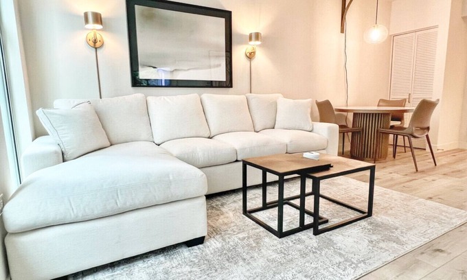 Little Italy Condo | Chic Little Italy Downtown Condo
