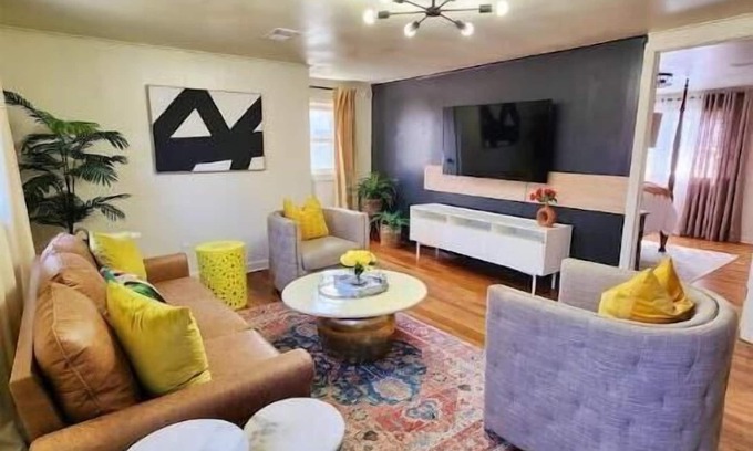 West Orange Apartment | Chic, Spacious Pet Friendly Apt Near Attractions/Food/EWR/NYC