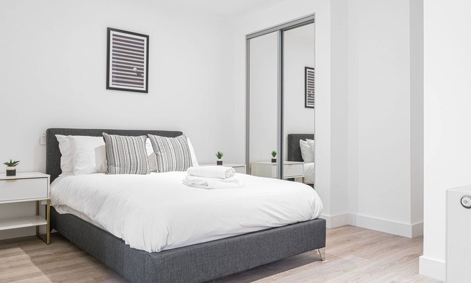 Barnt Green Apartment | Chic Studio in Solihull Centre, NEC