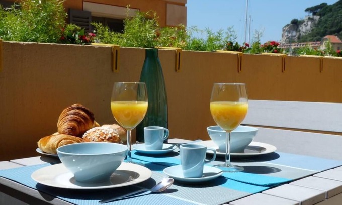 Quartier du Port Apartment | Chic studio with terrace and beautiful view of the port, 100m from the beach, parking available
