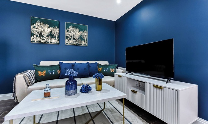 Peckham Rye House | Chic Urban Retreat: 3BR Gem in Vibrant Location