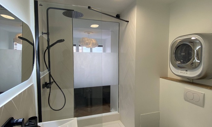 Blatin Apartment | Chic & View