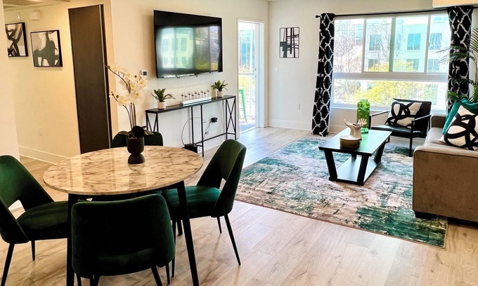 Westwood Hotel | Chic Westwood Century City 2 BR Apt, w/Parking!