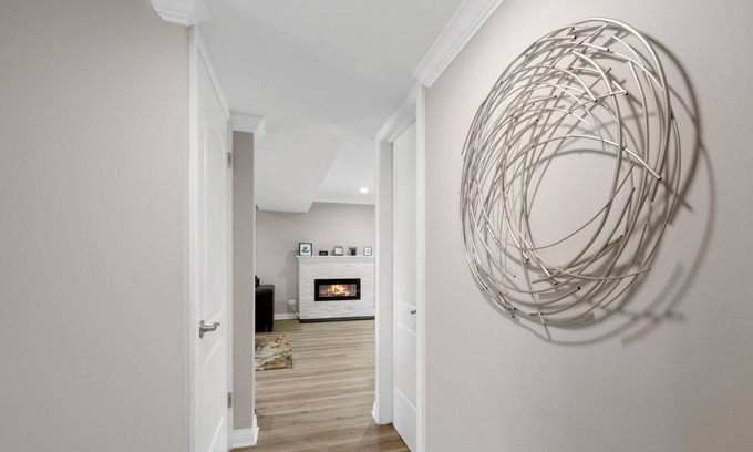 Lombard House | Chicago Suburb Modern Style Home - 3 Full Baths!