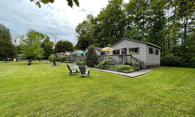 Hope Bay Cottage | Chickadee-Cedar Garden Cozy Cottage #3