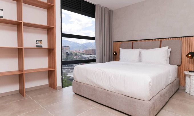 San Diego Apartment | Chill & Create – Cowork + Jacuzzi in 1BR Apt