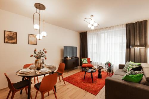 Karlin Apartment | Chill in Oriental Splendour