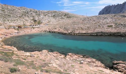 8th Arrondissement Ski Chalet | Chill Out Cabanon Coeur Calanques