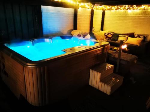 Breda House | Chill & Party
