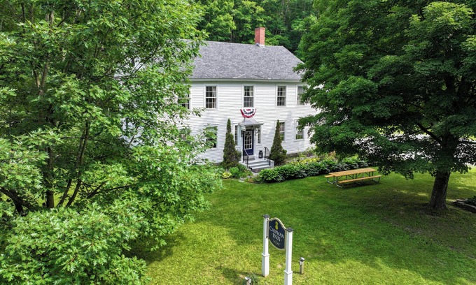 Bread Loaf Bed & Breakfast | Chipman Inn