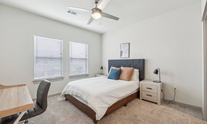 Cleburne Apartment | Chisholm Trace 1235 I Spacious 1 Bed 1 Bath