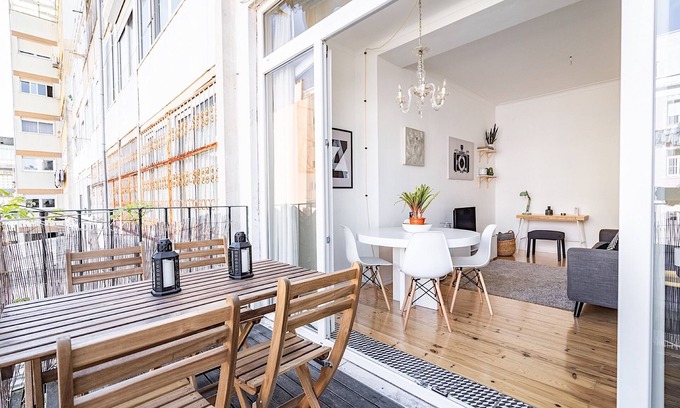 Santo Condestavel Apartment | Chives Apartment, WiFi, AC, Balcony !New!