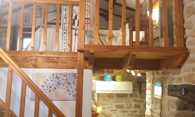 Parzac Cottage | Chocolate Box cottage. Relax and let the world go by.