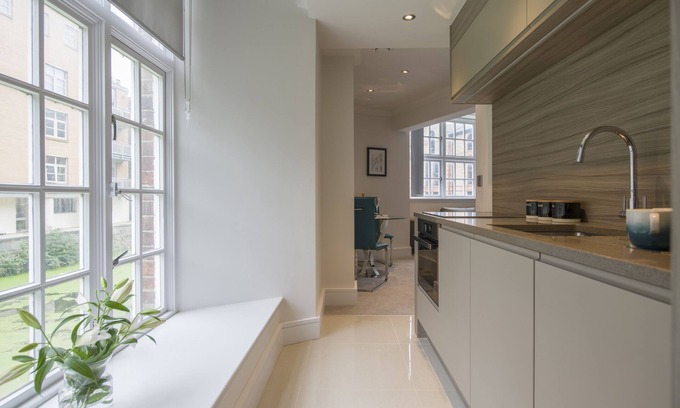 York Apartment | Chocolets - The Foss Suite