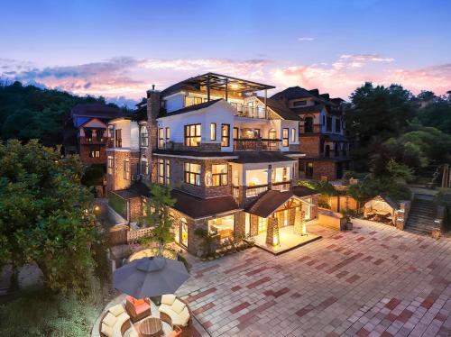 Wulong Hotel | Chongqing Xiannv Mount Peach Blossom Spring Homest