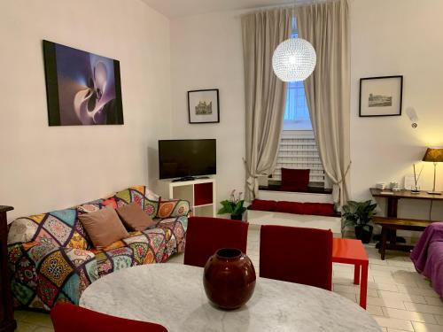 Rione XIV Borgo Apartment | Chroma Apt Farinone 28