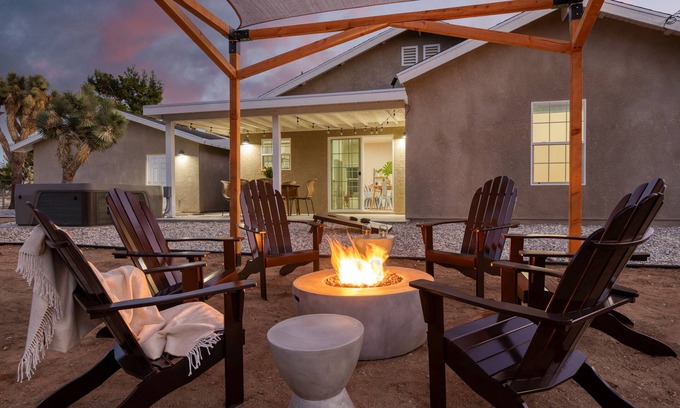 Yucca Valley House | Chuckwalla by AvantStay | Joshua Tree Haven w/Hot Tub & Modern Interior