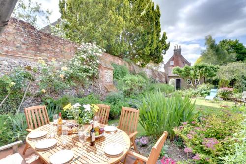 Barham House | Church Cottage