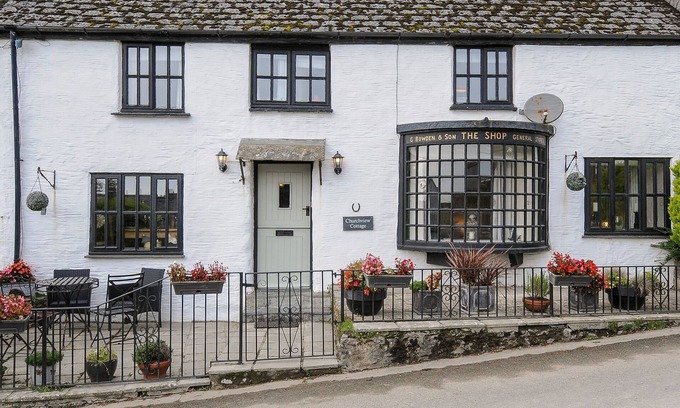 Lanreath House | CHURCH VIEW COTTAGE, pet friendly, with a garden in Pelynt