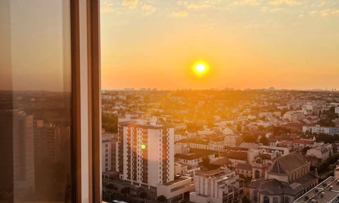 Choisy-le-Roi House | Ciel de Paris : Vue Tour Eiffel