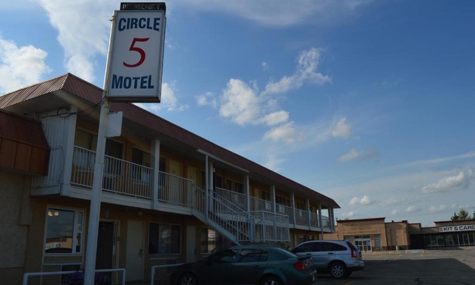 Olds Hotel | Circle 5 Motel