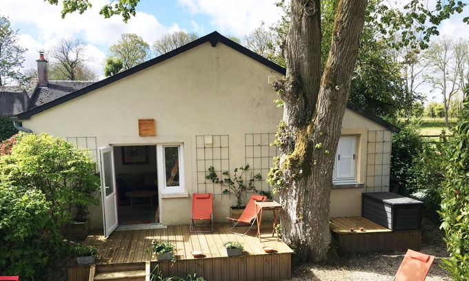 Sainte-Honorine-des-Pertes House | Circuit landing Chasse Spleen, house 4 pers + garden at the bottom of the property