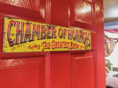 Treffynnon House | Circus Circus