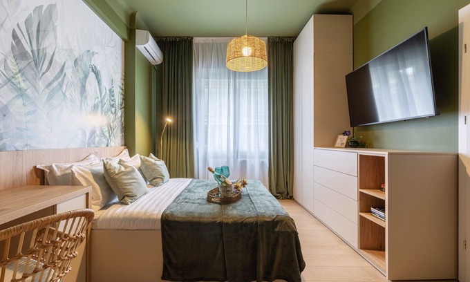Bucharest City-Centre Apartment | Cismigiu Park - Gorgeous 1BR Sanctuary