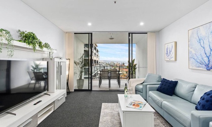 Wollongong Apartment | City Beach Escape Wollongong Waterside Serenity