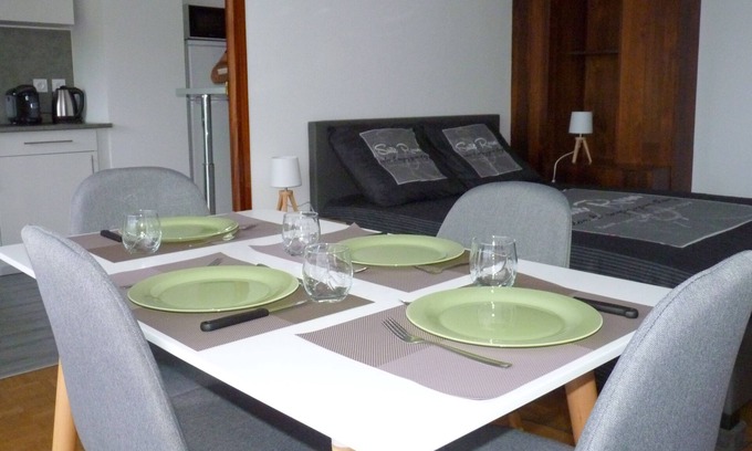 Clemenceau Apartment | CITY CENTER PLACE DE CATALOGNE MOUNTAIN BEACHES ACCESS