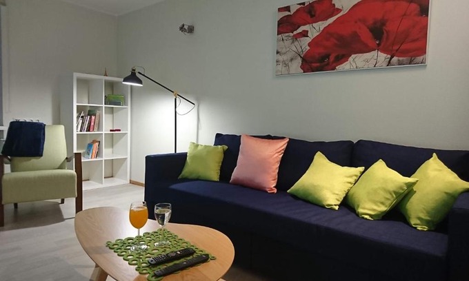 Kesklinn Apartment | City center Raua apartment with balcony