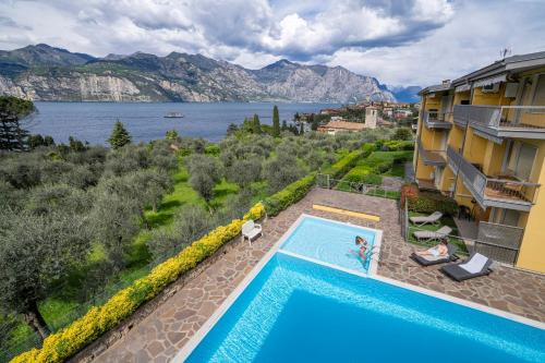 Malcesine Apartment | City CENTRAL Apartment - via Panoramica 38 - MALCESINE - Pool & Amazing Lakeview