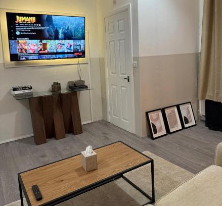Sheffield Apartment | City Centre Uni area PS4 Netflix