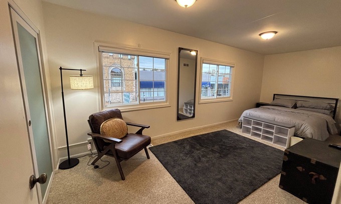 Berkley Apartment | City Experience in the Heart of Downtown Berkley